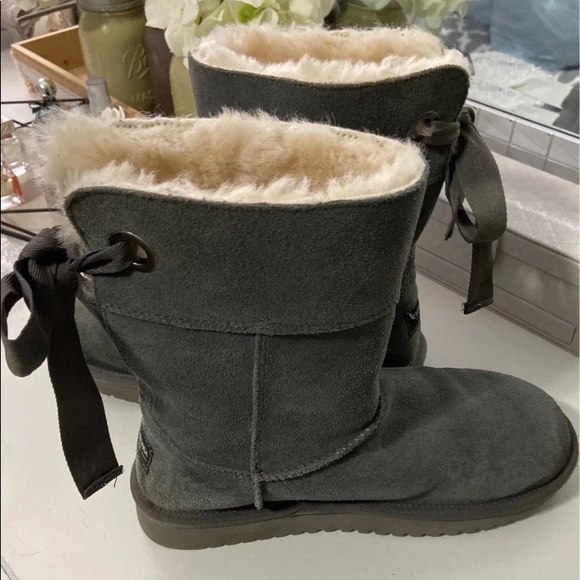 Gray Ugg boots size 6 - Picture 3 of 11